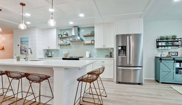 🌟 STUNNING!- Game Room, Pool, Beaches & Full Remodel!