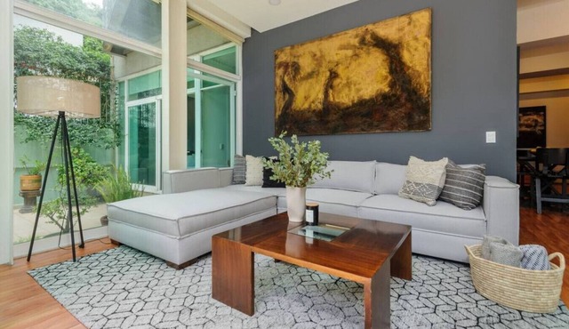 Stunning garden house 2 bdr Apt w/p. terrace