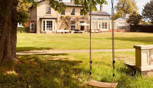 Stunning Georgian Home in heart of The Norfolk Broads Sleeps 10.