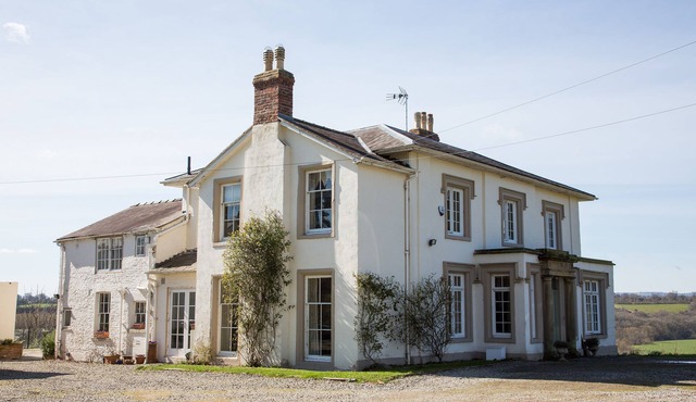 Stunning Georgian Grade 2 Listed property in the Welsh borders
