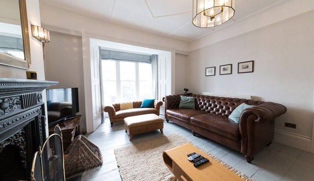 Stunning Grade II listed house with sea views