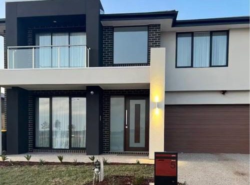 Stunning Guest Room Retreat in Bonnie Brook