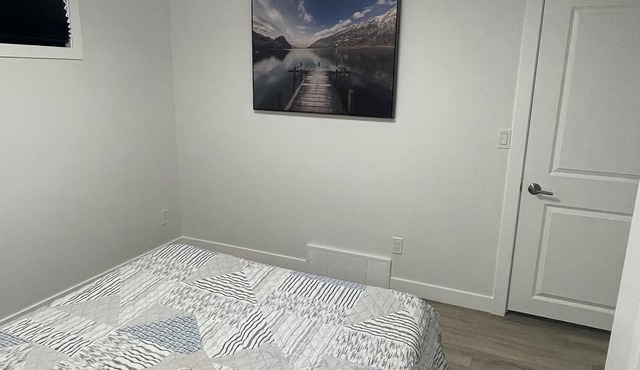 Stunning Guest Suite minutes from the lake!