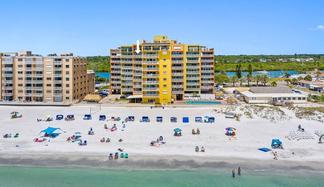 Stunning Gulf Views: Clean, Renovated, Holiday Villas lll-Near Major Attractions
