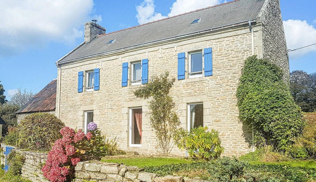 Stunning home in Plogastel St Germain