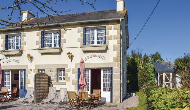 Stunning home in Saint Cast Le Guildo with house sea view