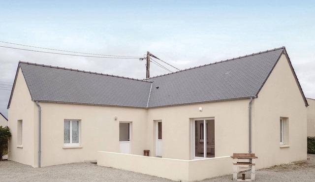 Stunning home in St. Marcouf De L'Isle with WiFi