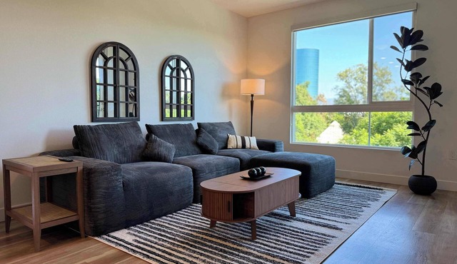Stunning Haven W/Pool,Gym&Parking Near Disneyland