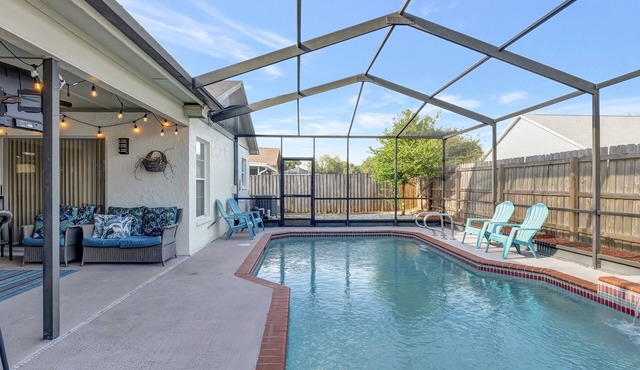 Stunning Heated Pool House for 10 in Brandon, FL