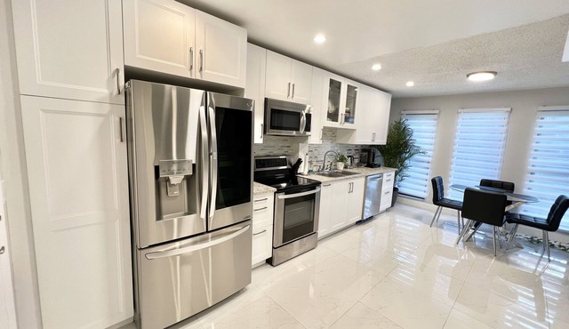 Stunning High-End Luxury Condo in the heart of Ft Lauderdale and Miami