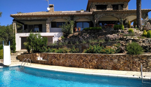 Stunning Hilltop Villa with Private Pool and Panoramic Sea Views