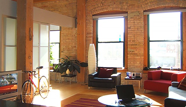 Stunning Historic 2 Bedroom Loft in North Loop - Exposed Brick 14 Foot Ceilings