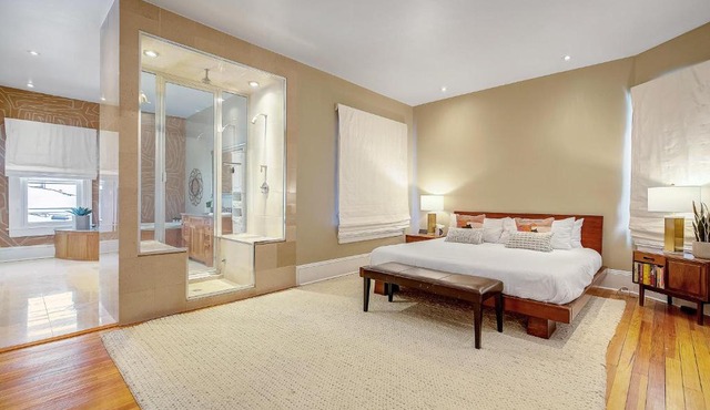 Stunning Historic Home - DT Location! - Sleeps 8