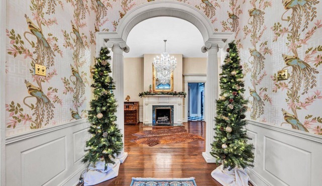 Stunning Historic Lynchburg Mansion with pool and pool house.