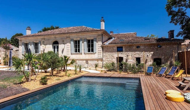 Stunning historic manor 15 mn from Bordeaux