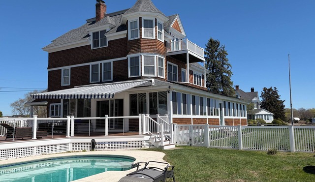 Stunning Historic Waterfront Resort with pool