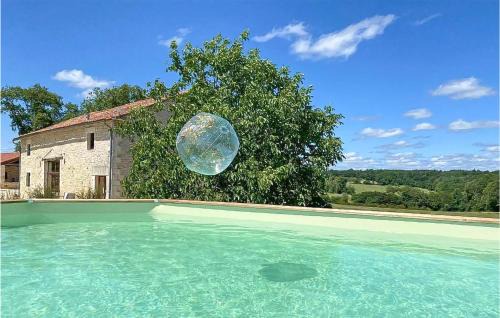 Stunning Home In Lussas Et Nontronneau
