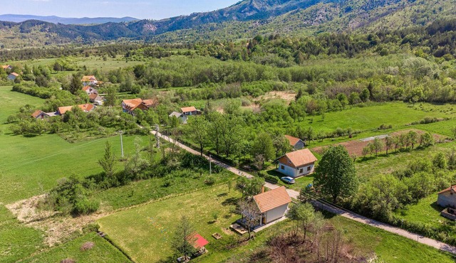 Stunning home in Kunovac Kupirovacki with WiFi