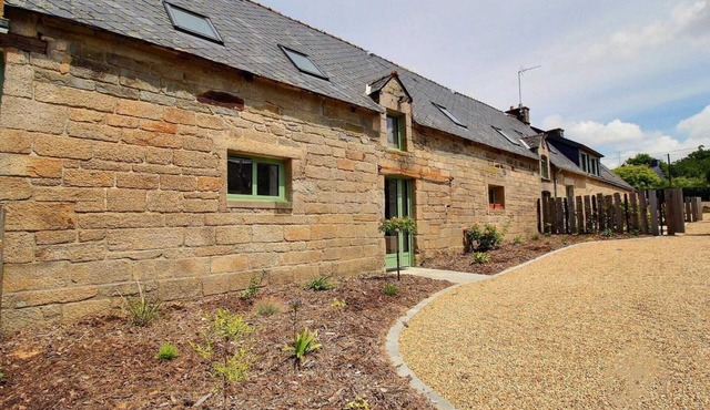Stunning Holiday Cottage in Neulliac