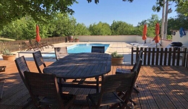 Stunning Holiday Home with private pool set amongst the Malapere Vineyards