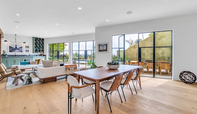 Stunning Hollywood Hills Modern Mediterrean Villa - newly renovated!