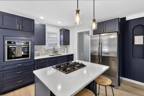 Stunning Home 15 Min to Downtown & Airport