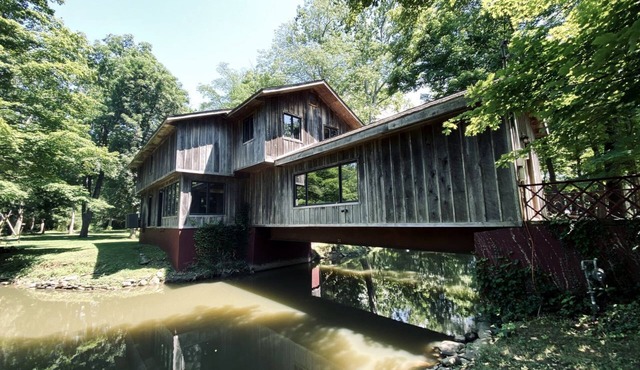 Stunning Home Away From Home in New Albany, Ohio, For Restful Escapes to Nature