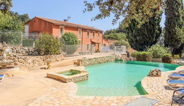 Stunning home in Rochefort-du-Gard