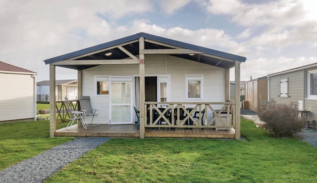 Stunning home in Grandcamp Maisy with outdoor swimming pool