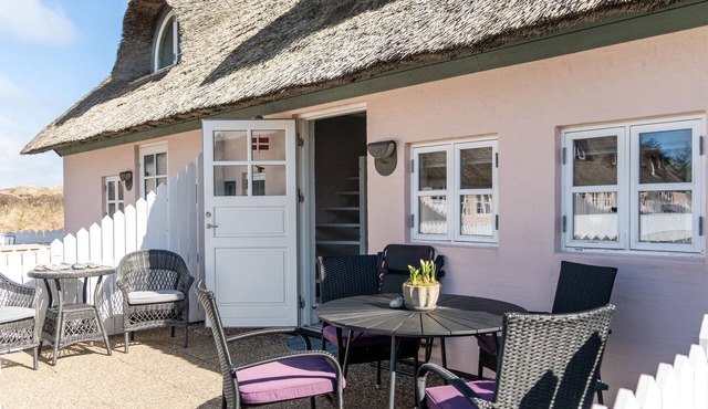 Stunning home in ålbæk with WiFi