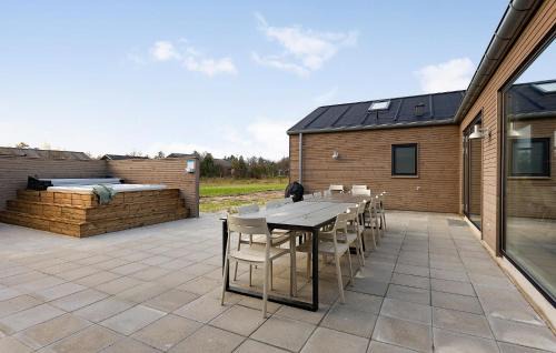 Stunning Home In Ålbæk With Sauna