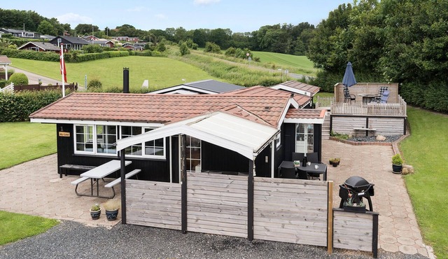 Stunning home in Aabenraa with kitchen