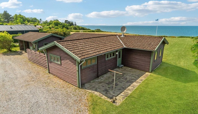 Stunning home in Allingåbro with WiFi