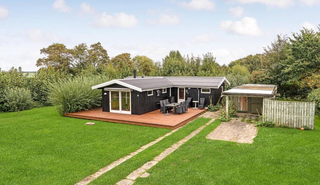 Stunning home in Assens with kitchen