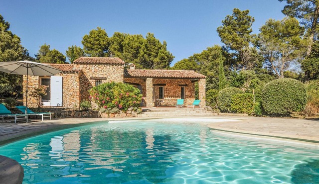 Stunning home in Aups
