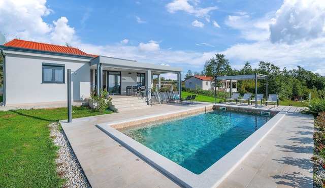 Stunning home in Barban