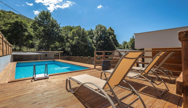 Stunning home in Bater