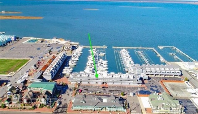 Stunning home in Beach Haven with 3 Bedrooms, Internet and WiFi