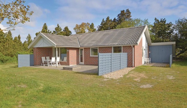 Stunning home in Blåvand with kitchen