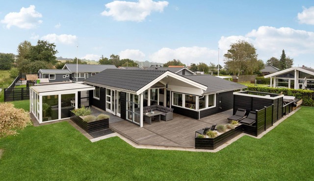 Stunning home in Broager with WiFi