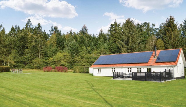 Stunning home in Brovst with kitchen