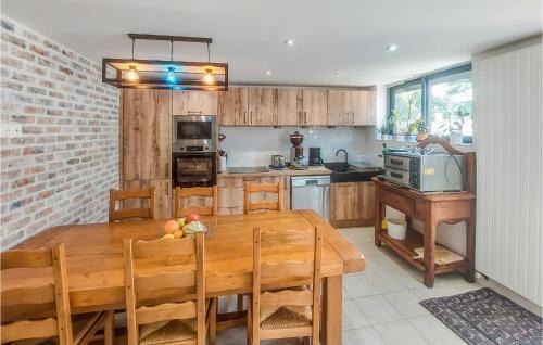 Stunning Home In Bucquoy With Wifi