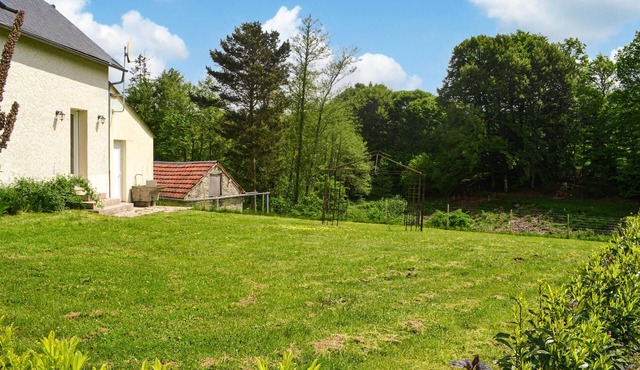 Stunning home in Bugeat with kitchen