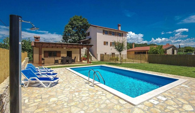 Stunning home in Buje