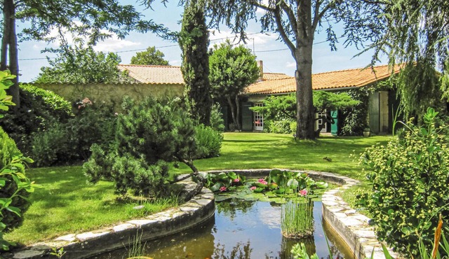 Stunning home in Cézac