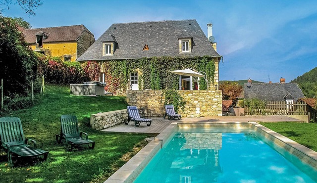 Stunning home in Coly with WiFi