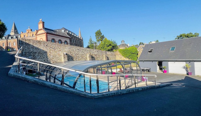 Stunning home in Coutances with private swimming pool, can be inside or outside