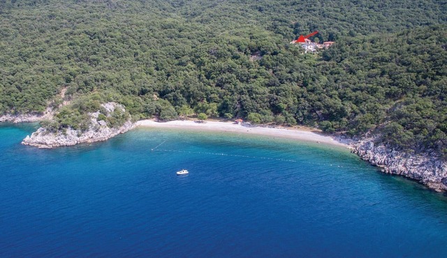 Stunning home in Cres