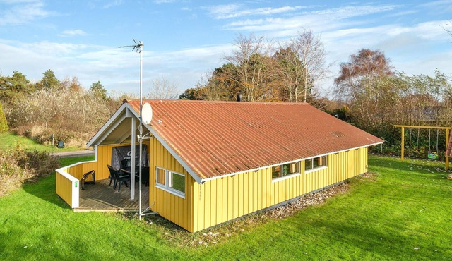 Stunning home in Dannemare with kitchen