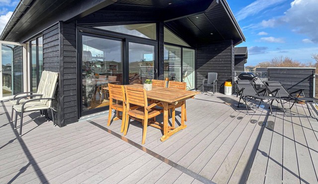 Stunning home in Frederikshavn with WiFi